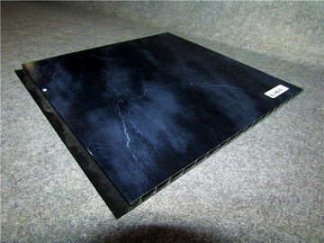 Buen precio La pared negra del PVC perfila la tira decorativa de sellado caliente del revestimiento de la pared en línea