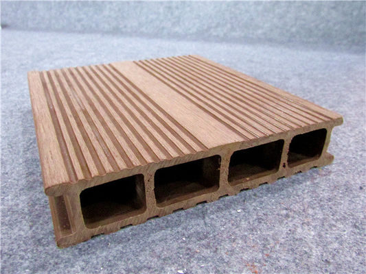 Buen precio Cubiertas compuestas del hueco WPC del Decking del vinilo de UPVC para la decoración exterior en línea