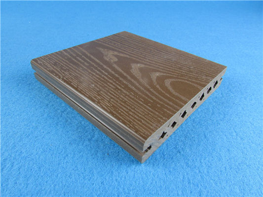Buen precio Tejas compuestas plásticas de madera cepilladas de la cubierta/piso exterior 140 * 25m m del Decking en línea
