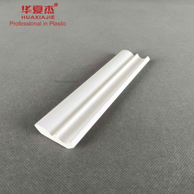 Buen precio Diseño que moldea de madera decorativo interior para el dormitorio y el balcón en línea