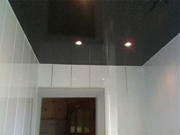 Buen precio los paneles de techo decorativos higiénicos interiores de 250m m * de 7.5m m respetuosos del medio ambiente en línea