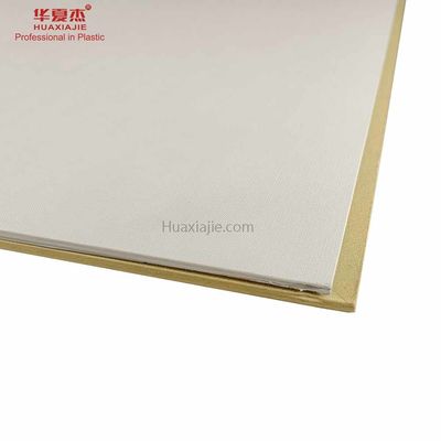 Buen precio El panel de pared coloreado de Wpc 2800*600*9m m interiores para la decoración de la casa en línea