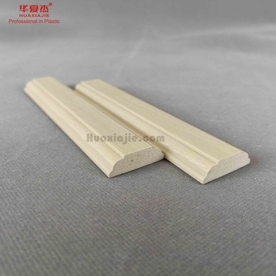 Buen precio Moldeado de madera modificado para requisitos particulares del rodapié del ajuste del Pvc para la decoración del panel de pared en línea