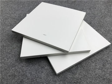Buen precio Tablones blancos modificados para requisitos particulares de la pared del color WPC de Legth respetuosos del medio ambiente en línea