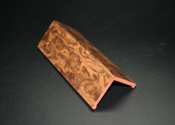 Buen precio Coloful impermeabiliza perfiles de la protuberancia del PVC/el perfil rasguñado del PVC para interior en línea