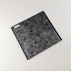 Buen precio Impresión de las hojas de pared decorativas del PVC del negro del revestimiento de la pared interior del Pvc para el hotel en línea