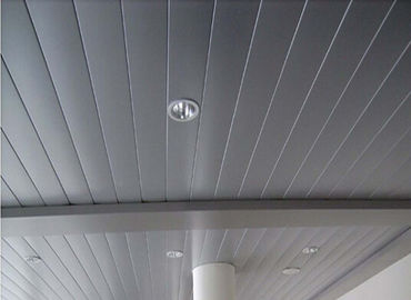 Buen precio Tablero medio del revestimiento de la pared del Pvc del surco/tablero del techo de la prenda impermeable para la decoración en línea