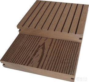 Buen precio Tablaje de madera compuesto sólido 140m m x 25m m de la espuma del Decking de Wpc en línea