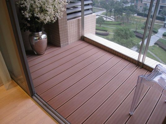 Buen precio Decking compuesto de la madera de Wpc de la coextrusión antiséptica para el suelo al aire libre en línea