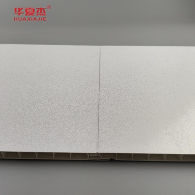 Panel de pared de PVC más vendido Estampado en caliente Línea dorada Panel de PVC panel de techo duradero para decoración de sala de estar