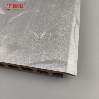 2024 Nuevo diseño Sliver Patrón de lujo / Naturaleza Woodgrain Wpc paneles para decoración de paredes