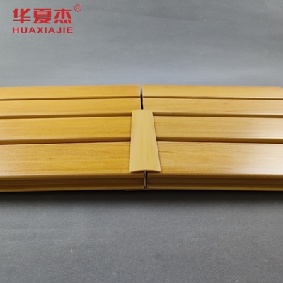 Moldeados decorativos fuertes del PVC de los paneles de pared del almacenamiento del Pvc de Slatwall los 4ft los 8ft