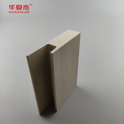 Cuadro de puertas de alta calidad de Wpc con carcasa plana de J canal de madera de grano de Wpc