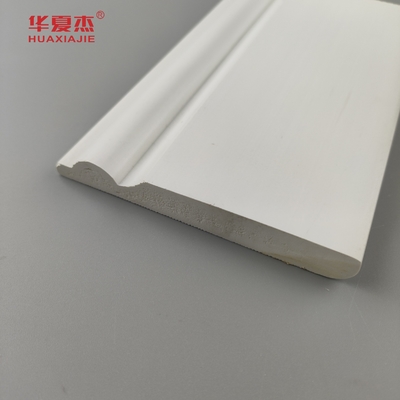 Moldeado de base de pvc de alta calidad superficie lisa blanca 95x12mm revestimiento interior de pvc
