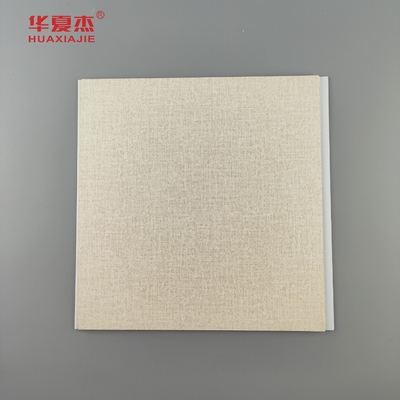 Nuevo diseño laminado 250x5mm panel de pared de PVC paneles de techo de grano de madera decoración interior y exterior