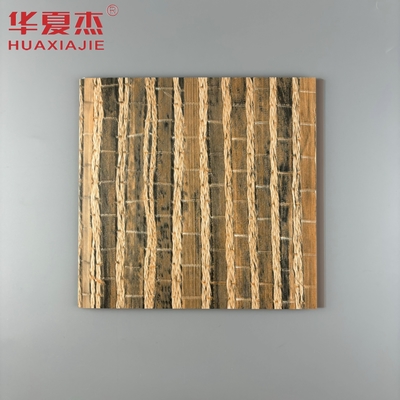 Diseño clásico de alta calidad Superficie laminada de pared ecológica Paneles de PVC Decoración para el hogar y la oficina