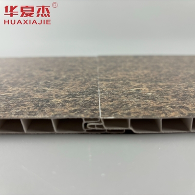 Venta al por mayor de paneles de pared de piedra de PVC estampados en caliente paneles de techo de PVC para decoración interior y exterior de viviendas