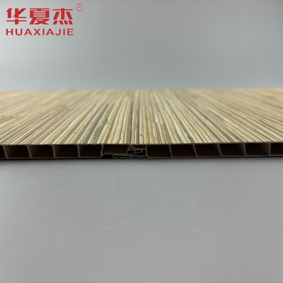 Diseño moderno Grano de madera Panel de pared de PVC de superficie laminada Panel de techo de superficie Decoración para el interior y el exterior del hogar