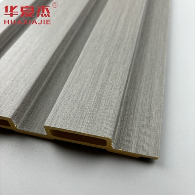 Venta al por mayor de paneles de pared wpc gris oscuro granos de madera wpc tableros de wpc acanalados decoración de paredes interiores