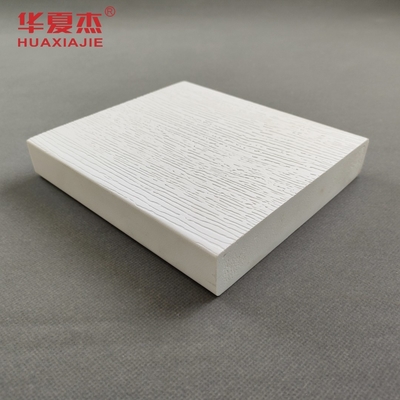 Modelo de madera de PVC plancha de color blanco moldeado de PVC para la decoración de edificios