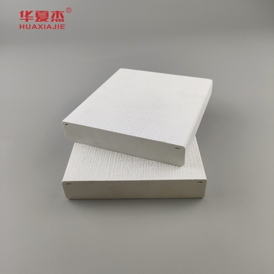 Modelo de madera de PVC plancha de color blanco moldeado de PVC para la decoración de edificios