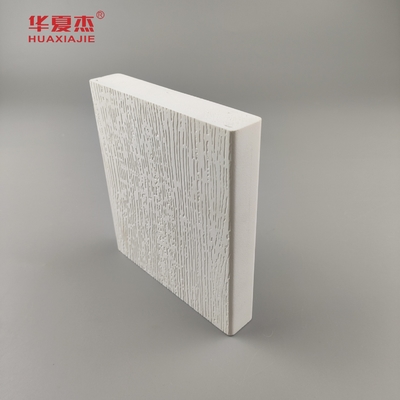 Modelo de madera de PVC plancha de color blanco moldeado de PVC para la decoración de edificios