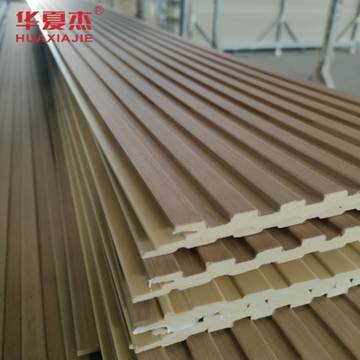Panel de pared y techo de madera plástica compuesta (WPC) impermeable para uso exterior