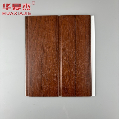 Panel de pared de pvc en forma de U de madera roja resistente a la humedad panel de techo de pvc para la decoración del salón del hogar