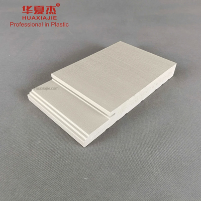 Rectángulo de longitud personalizada molde de recorte de PVC para ambientes interiores en blanco