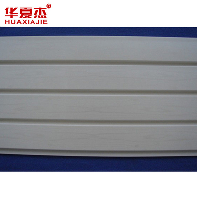 Los paneles de PVC de 300 mm x 17 mm encajan perfectamente para la resistencia al impacto y la organización de paredes de garaje