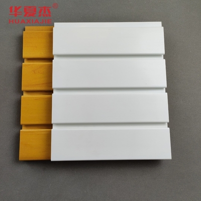 Alta durabilidad PVC Slatwall en longitud personalizada de 4 pies y 8 pies
