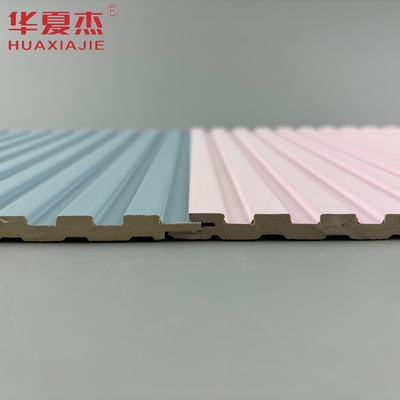 Panel de pared de wpc laminado de diseño moderno rosa para decoración de paredes en el hogar