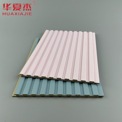 Panel de pared de wpc laminado de diseño moderno rosa para decoración de paredes en el hogar