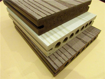 Buen precio Deckings sólidos de grabación en relieve del plástico del PVC del Decking compuesto de WPC que irritan en línea
