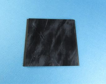 Buen precio Calor que sella las tejas de sellado calientes de la pared del negro del PVC de los paneles de pared del PVC en línea