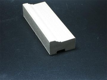 Buen precio Perfiles sacados intrépidos de madera sólida del compuesto del ladrillo plástico decorativo del PVC en línea