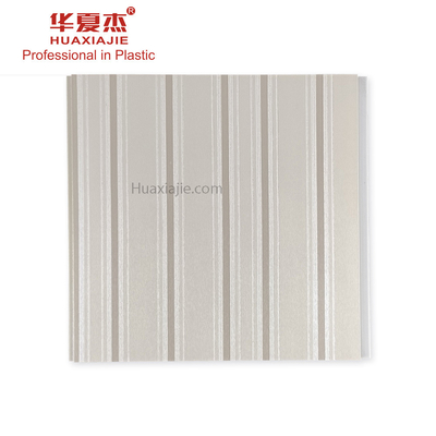 Buen precio Los altos paneles de techo brillantes del Pvc para la decoración interior en línea