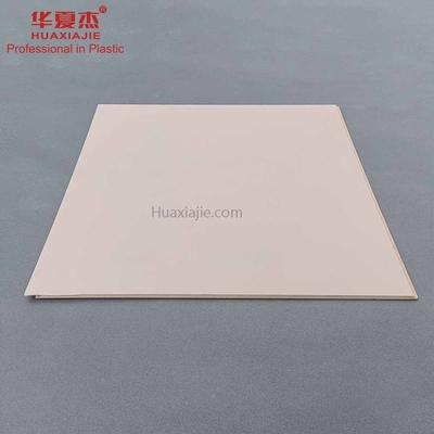 El panel de pared a prueba de humedad de WPC ignifuga integrado para la decoración interior