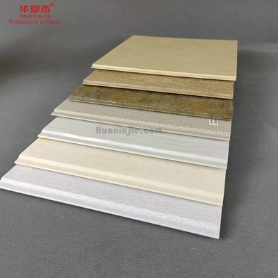Buen precio Techo popular del panel del Pvc del modelo para interior casero laminado en línea