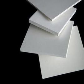 Buen precio Tablero del panel modificado para requisitos particulares aislamiento estándar blanco del PVC del tablero de la espuma arriba reciclable en línea