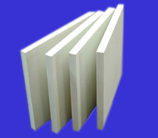 Buen precio El tablero blanco del PVC del PVC de la espuma de base de la humedad fuerte del tablero cubre Eco - amistoso en línea
