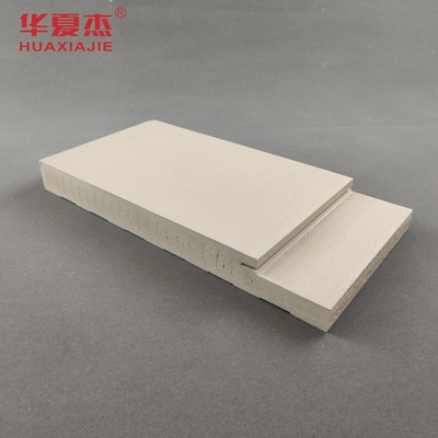 Buen precio Marco de puerta moderno impermeable de WPC para la decoración casera que empaqueta en caja del cartón en línea
