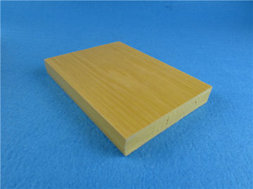 Buen precio Baldosas plásticas de madera antisépticas del Decking WPC de WPC que entrelazan para el garaje en línea