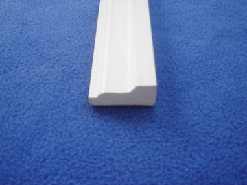 Buen precio La madera de Fadeproof + la protuberancia del PVC perfila alto resistente a los choques superficial liso en línea