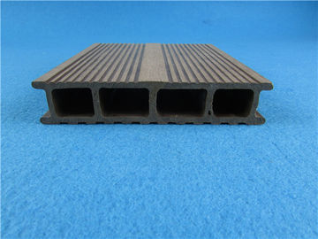 Buen precio Decking plástico de madera del compuesto WPC de 2900m m con el SGS cuadrado del hueco ISO en línea