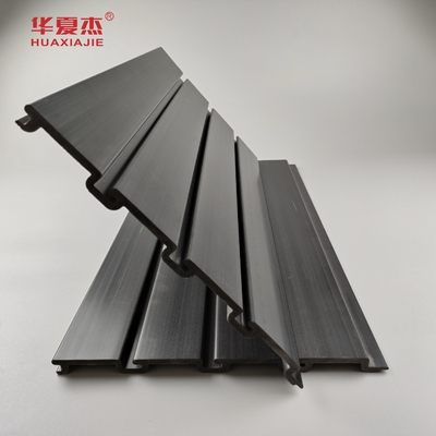 Buen precio Los paneles del PVC Slatwall de los accesorios de la exhibición, los paneles de pared del almacenamiento para la tienda en línea