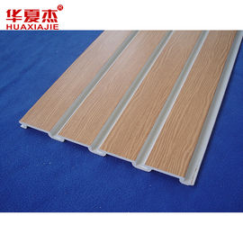 Buen precio Los paneles coloreados de Slotwall del garaje de los accesorios de Slatwall del vinilo de UPVC en línea