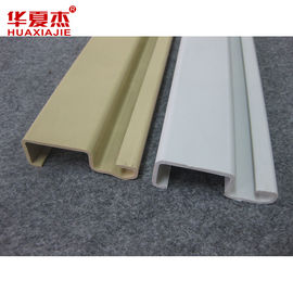 Buen precio Tablones compuestos fuertes y durables de WPC Slotwall para adornar el garaje en línea