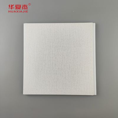 Buen precio Ventas de fábrica Panel de pared interior de PVC Texturas rugosas laminadas de lino de PVC Techo a prueba de humedad Material de construcción en línea