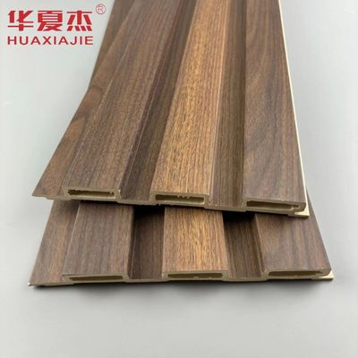 Paneles de pared acanalados WPC laminados con vetas de madera de alta calidad, paneles WPC para pared interior, decoración residencial